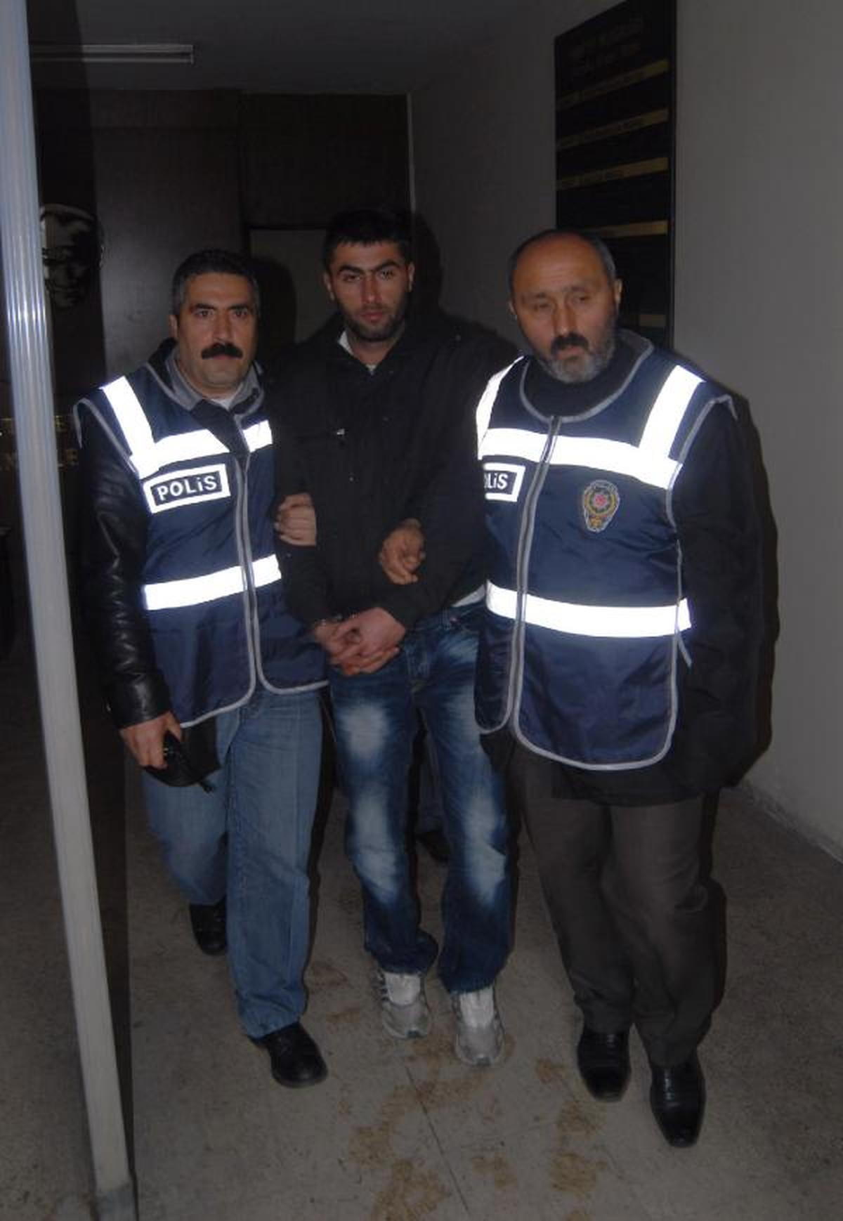 Yalnız Yürüyen Kadınlara Beyaz Bıçakla Saldırıyordu