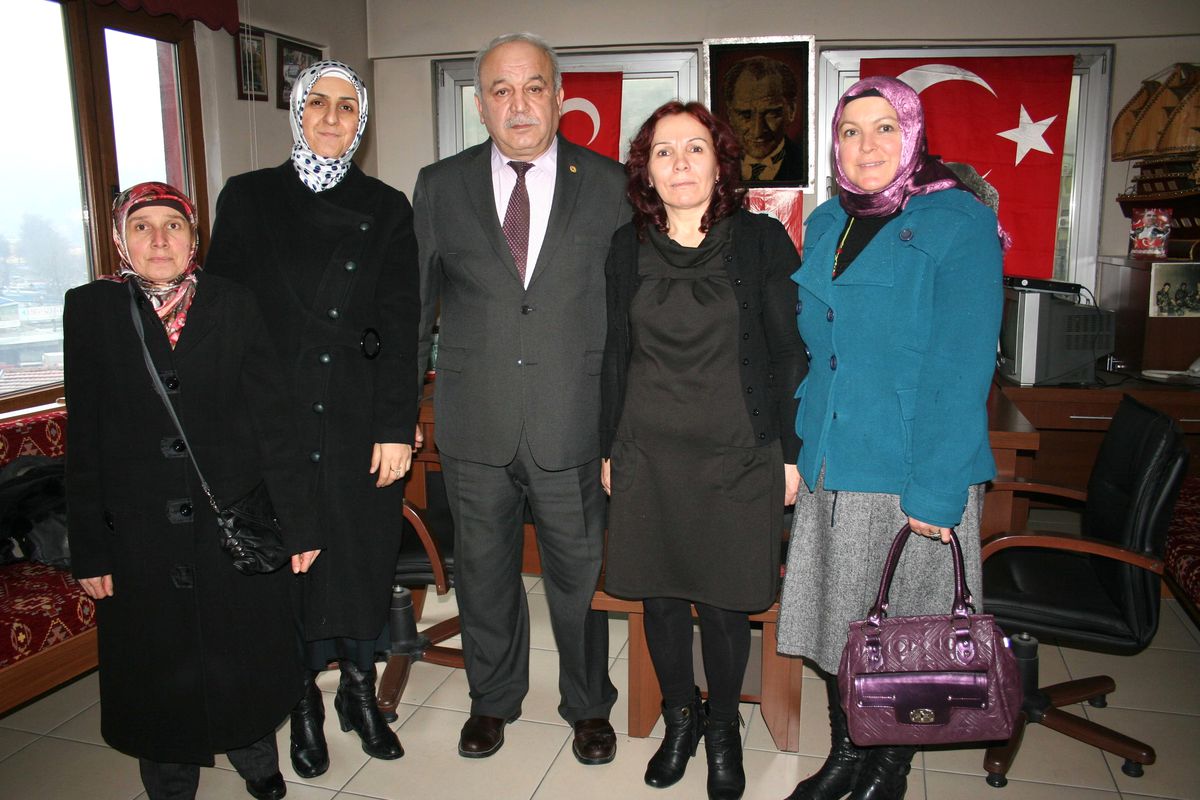 AK Parti Kadın Kollarından Şehit Aileleri Derneğine Ziyaret