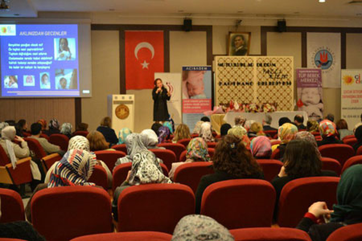 Anne Adaylarına Tüp Bebek Semineri