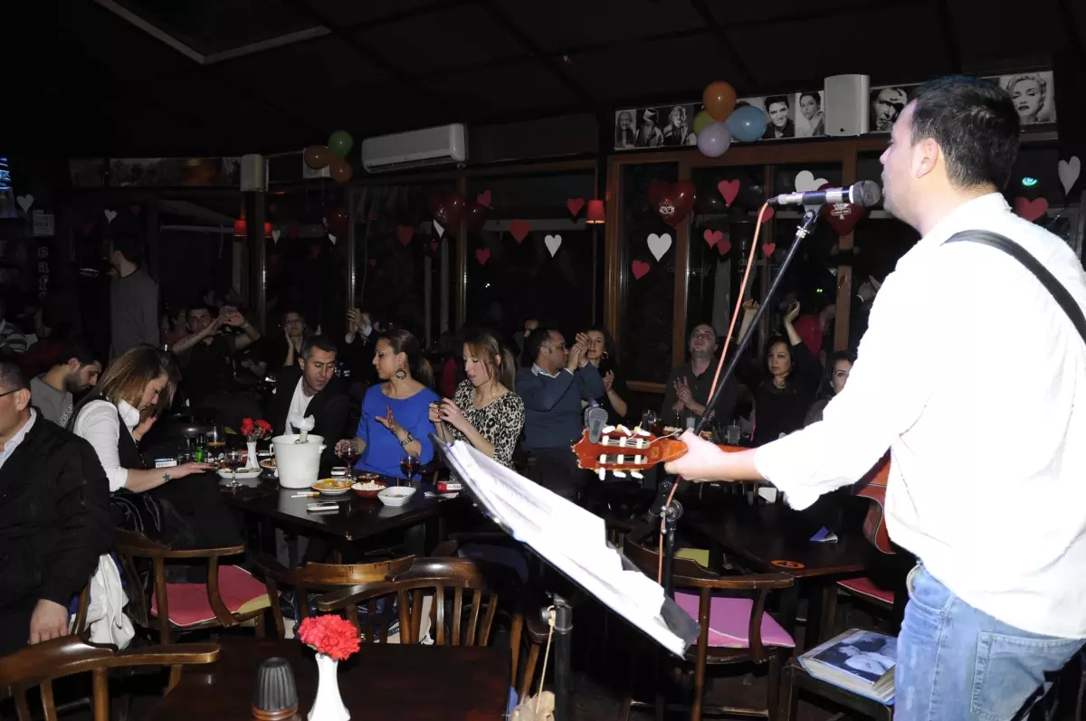 Aşıklar Kuşadası\'nda Buluştu