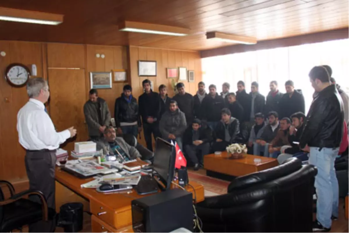 Askere Gidecek Gençlerden Özcan\'a Ziyaret