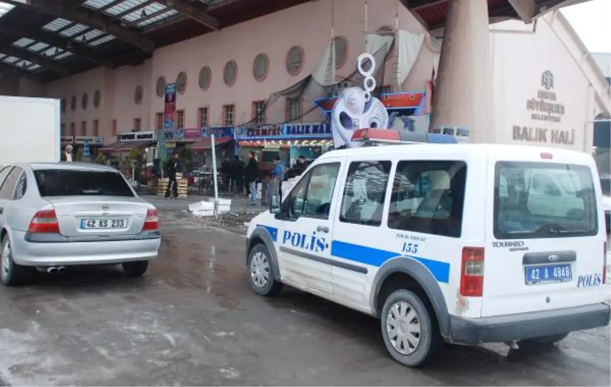 Balık Halinde Silahlı Kavga: 2 Yaralı