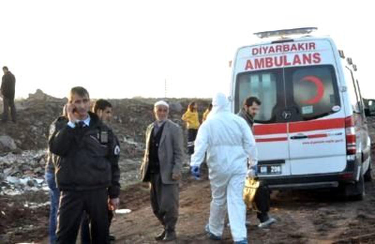 Diyarbakır\'da Boş Arazide Erkek Cesedi