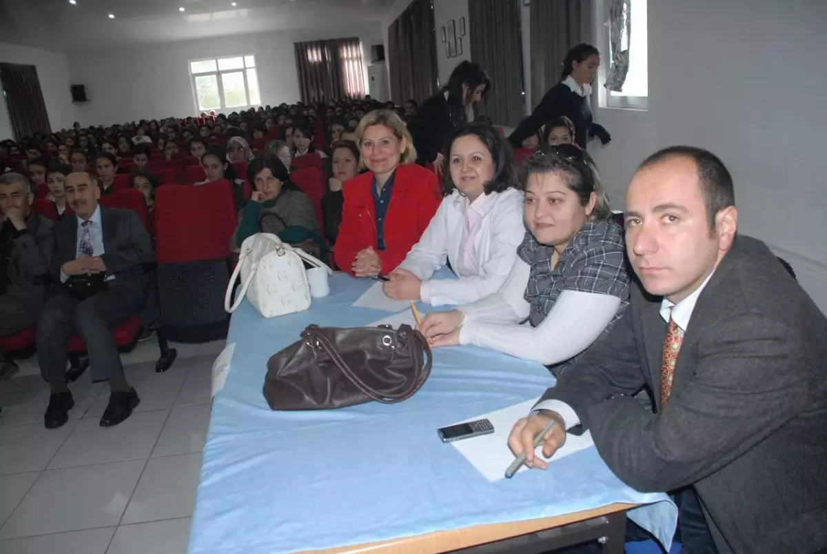 Fethiyeli Öğrenciler Bilgileriyle Yarıştı