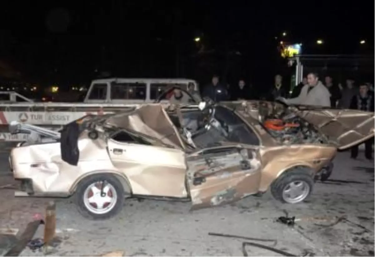 Hurdaya Dönen Otomobilden Sağ Çıktı