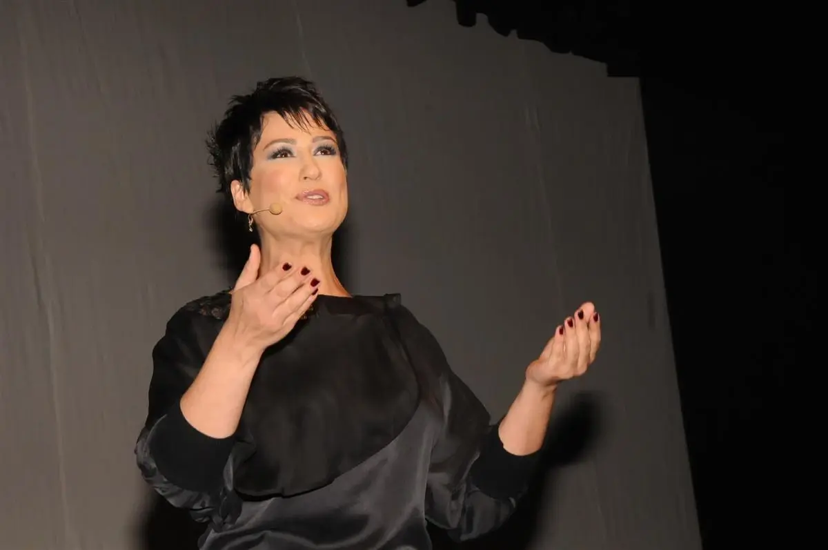 İclal Aydın\'dan "Emanetçi" Gösteri