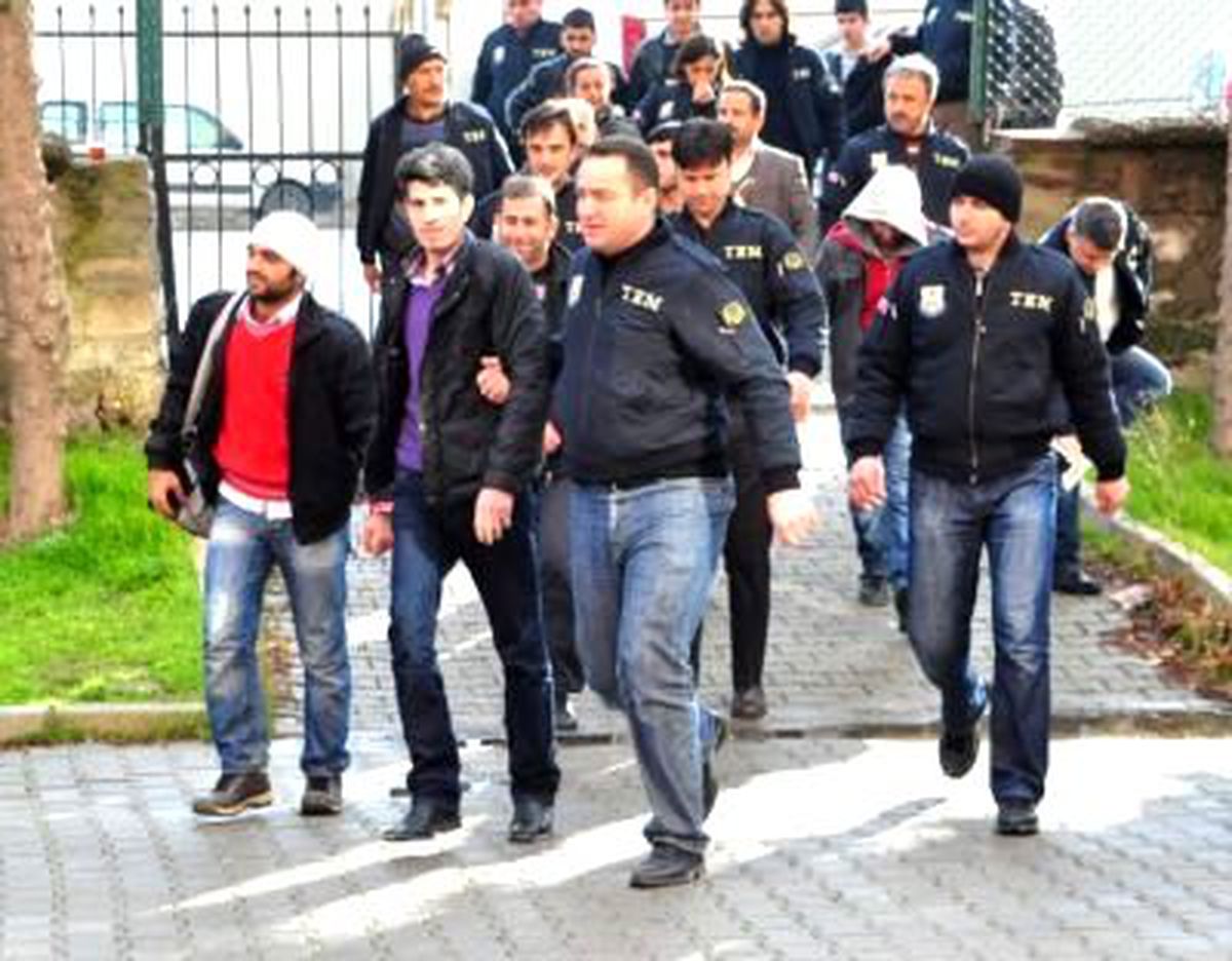 İzmir\'de Kck Operasyonu: 10 Gözaltı (3)