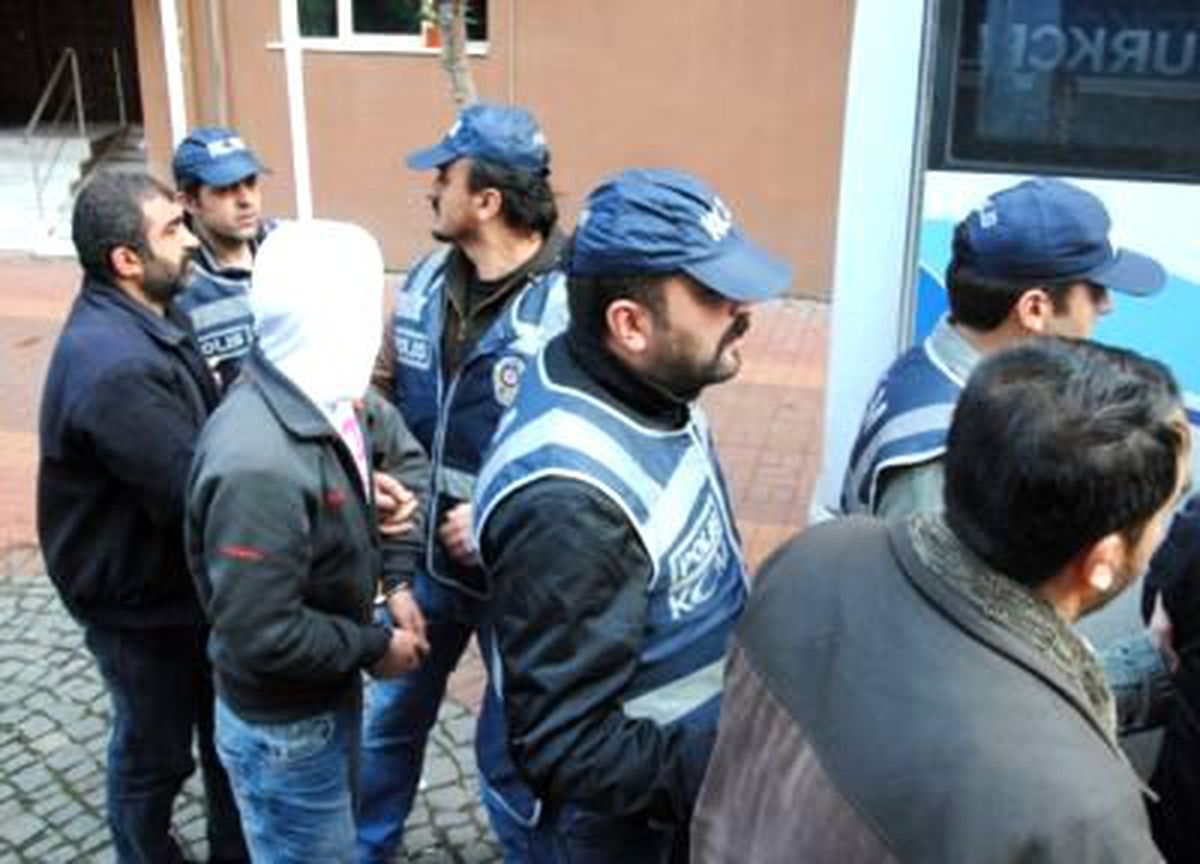 İzmir\'de Uyuşturucu Operasyonu