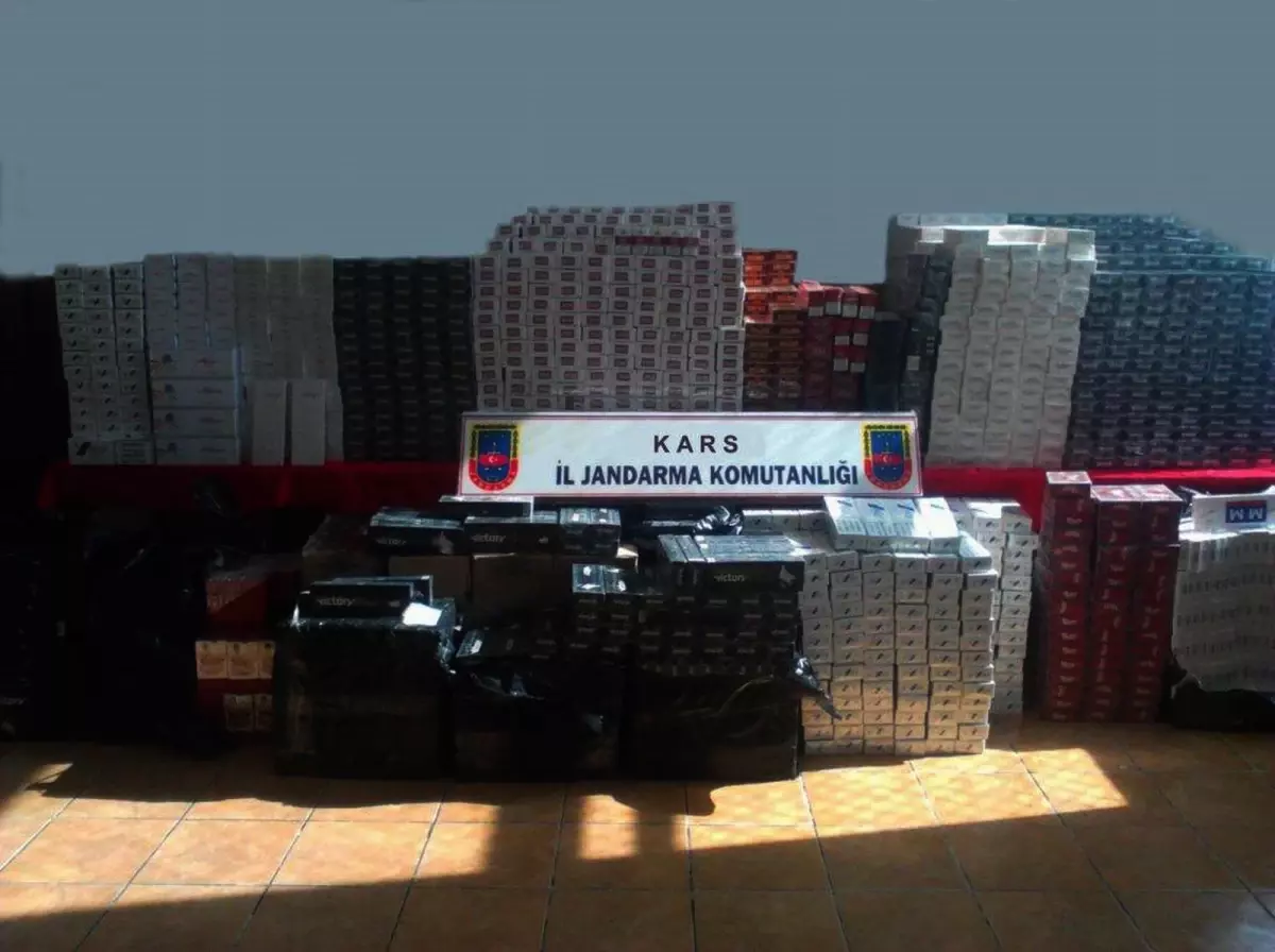 Kars\'ta 39 Bin 160 Paket Kaçak Sigara Ele Geçirildi