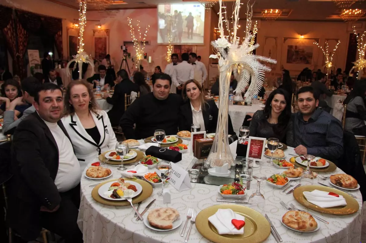 Kayseri\'de 180 Çift Sevgililer Günü\'nde Bir Araya Geldi