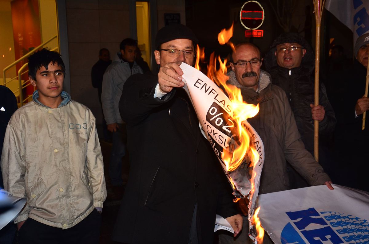 Kesk Üyelerinden Meşaleli Eylem
