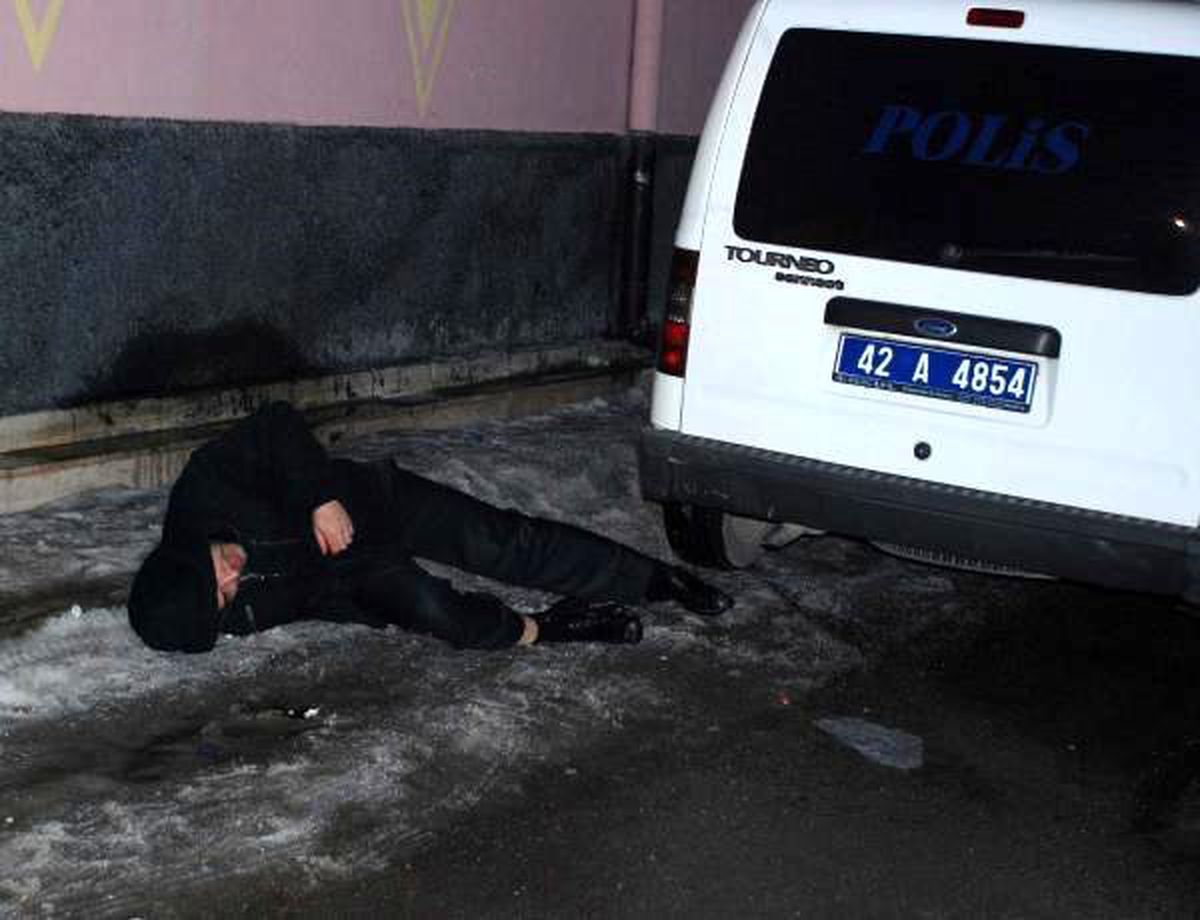 Kırık Ayakla Kurtarılmayı Bekledi