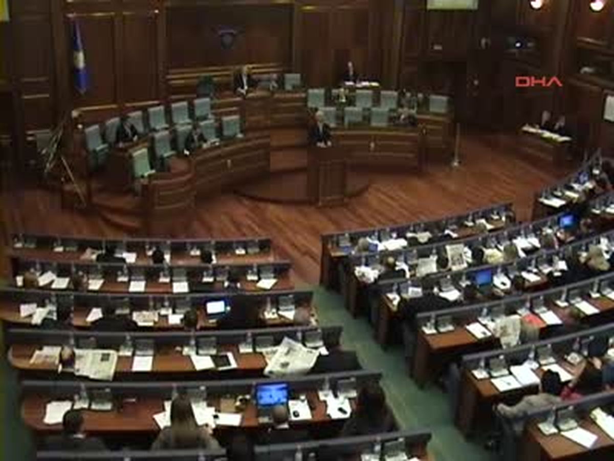 Kosova Meclisi Sırpların Kuzeydeki Referandumunu Kınayan Beyannameyi Onayladı