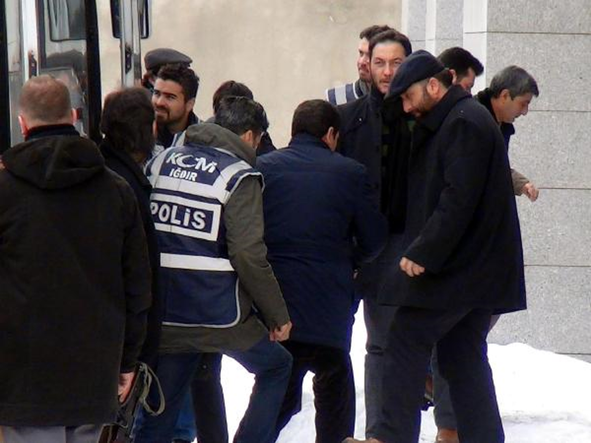 Örgütlü Tefecilik Şüphelisi 8 Kişi Erzurum\'a Getirildi