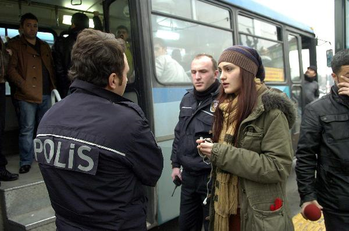 Polis, Otobüste Hırsız Aradı