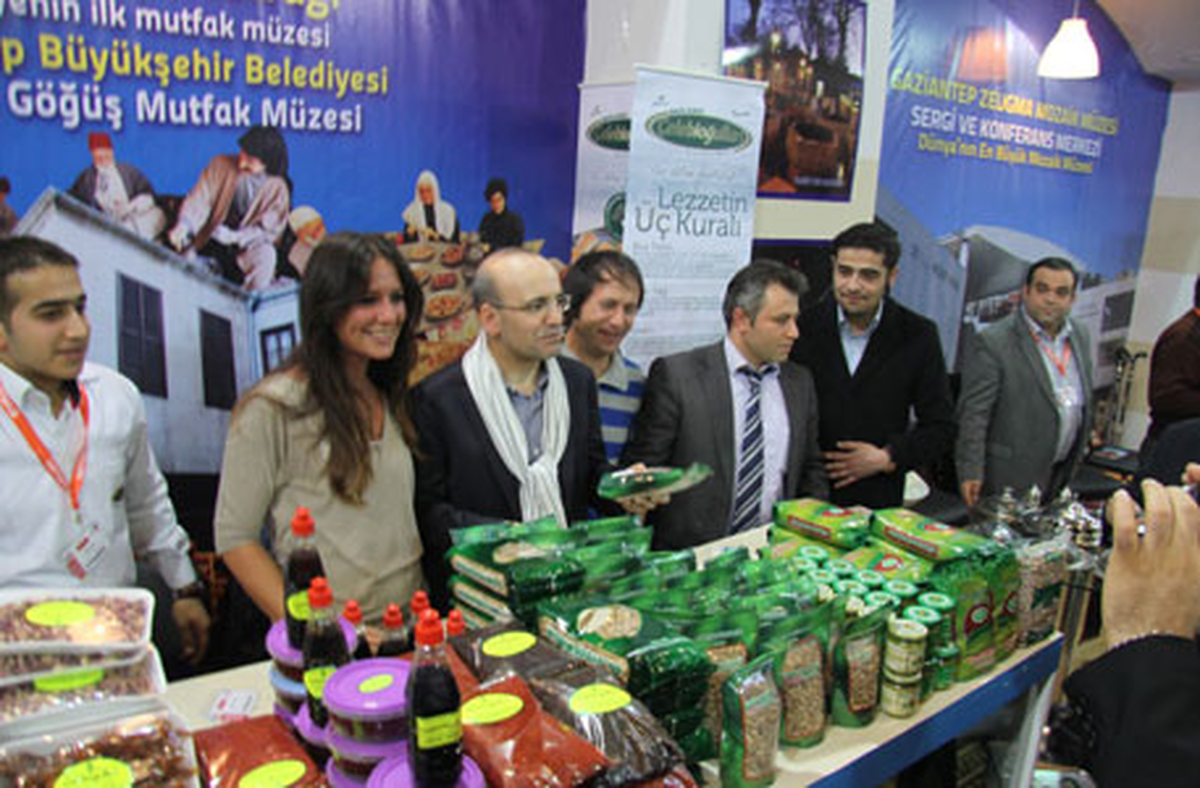Şimşek EMİTT\'e Gaziantep Standını Ziyaret Etti