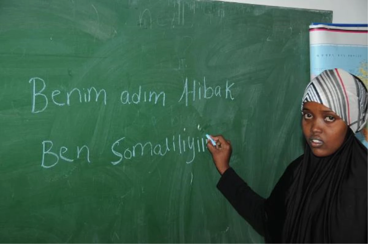 Somalili Kız Öğrenciler Polatlı\'da Eğitime Başladı