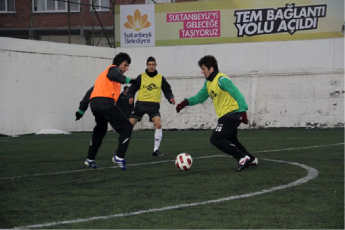 Sultanbeyli Belediyespor\'un Zirve İnadı