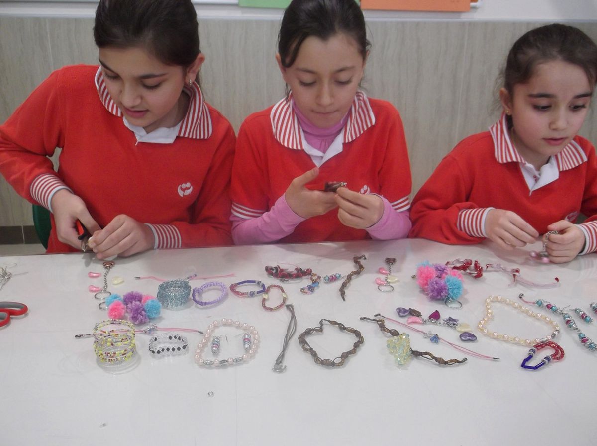 Takı Tasarım Kulübü Üretmeye Devam Ediyor