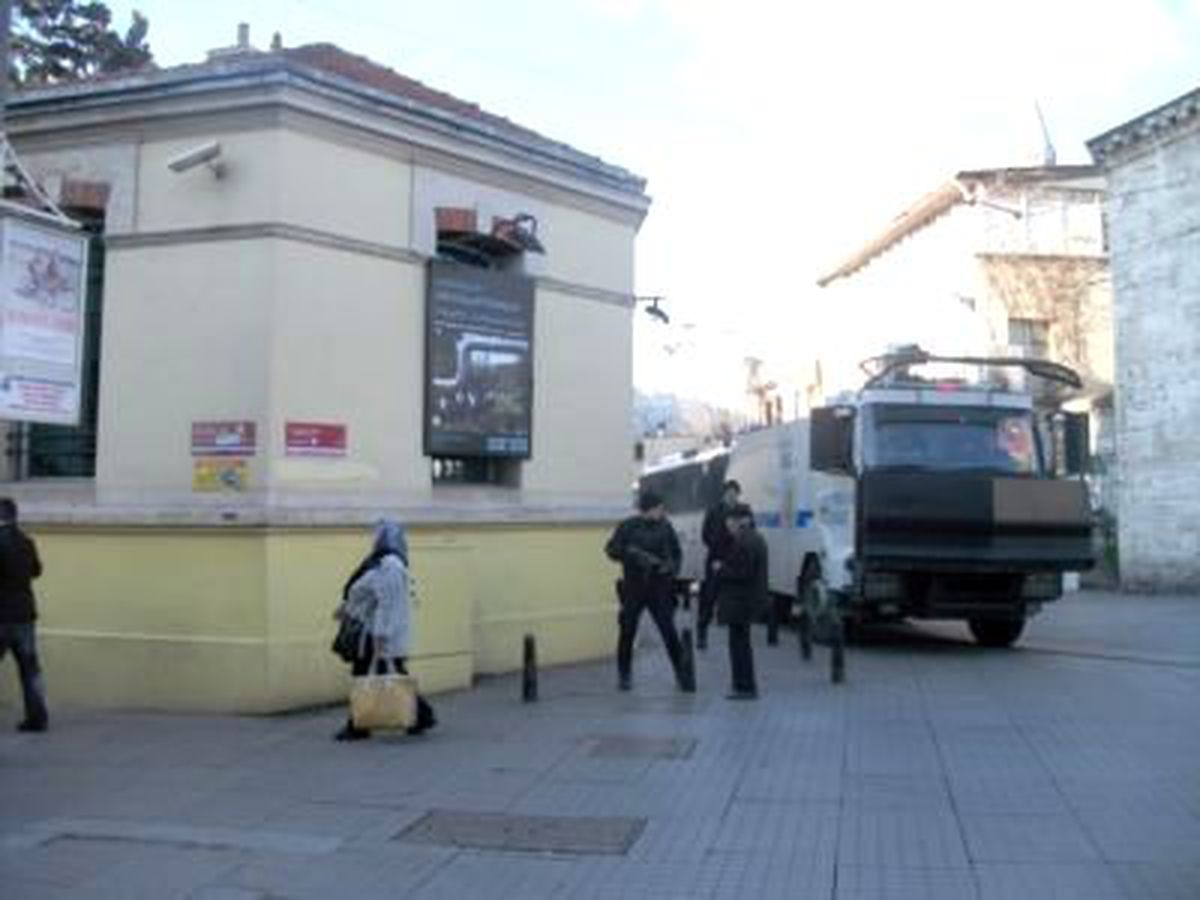 Taksim\'de Olaylı \'Öcalan\' Eylemi