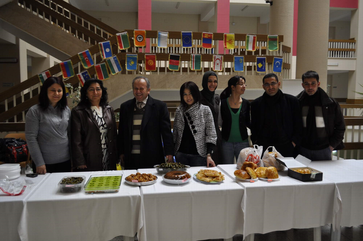 Türk Dünyası Öğrencileri Kermes\'te Buluştu