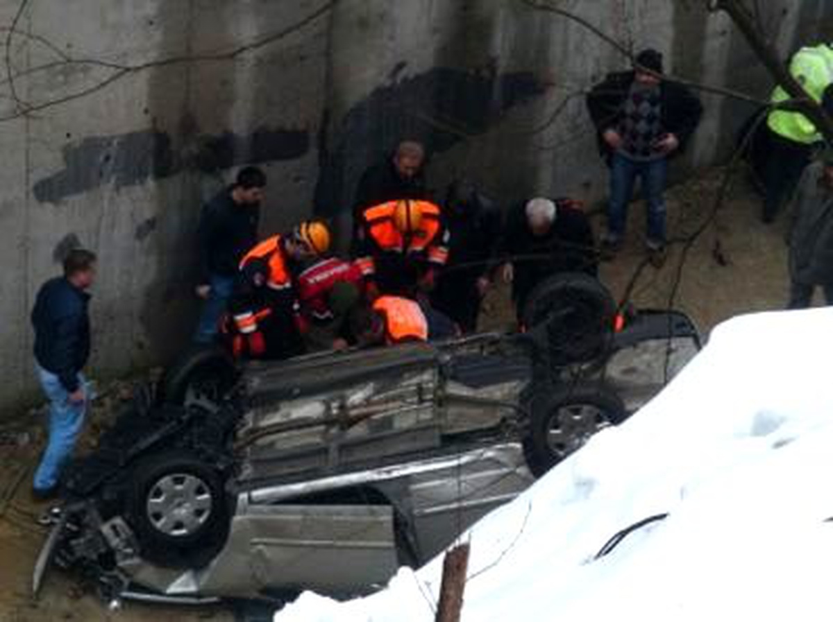 Uçuruma Yuvarlanan Otomobilde Öldü