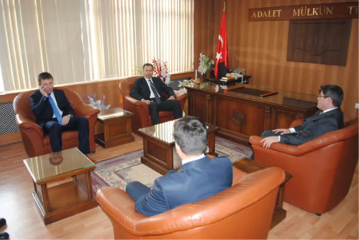 Vali Yerlikaya Taziye Ziyaretlerinde Bulundu