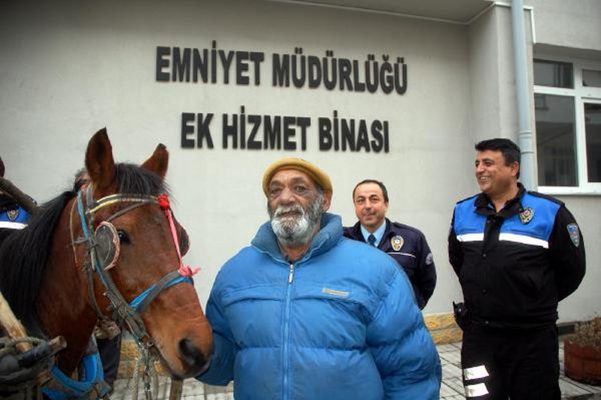 Yeni Atını Alan Hurdacı, Mutluluktan Göbek Attı