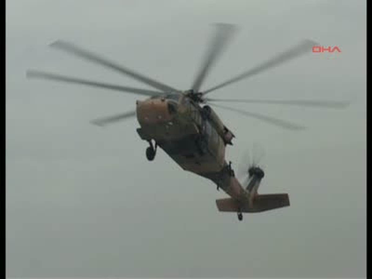 Yeni Doğum Yapan Anne ve Bebeği Askeri Helikopter ile Hastaneye Getirildi