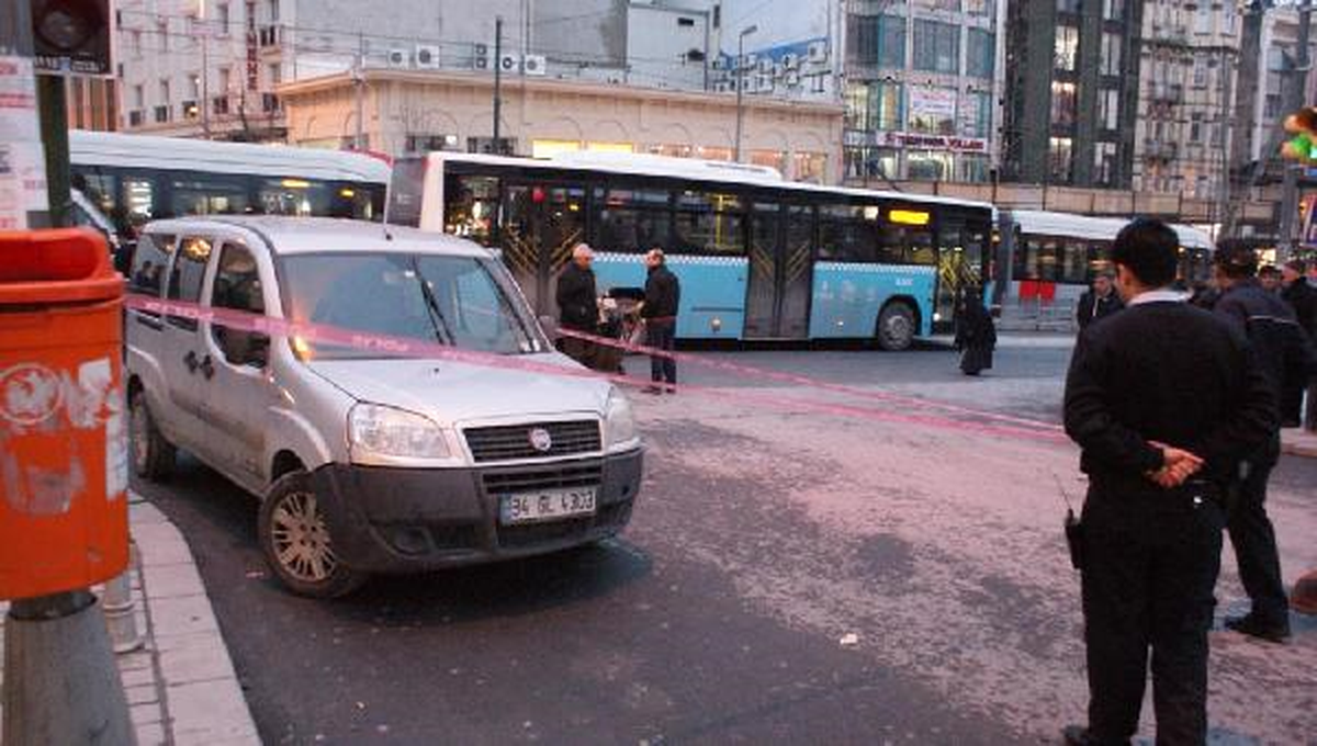 Yol Kavgasında Bacaklarından Vuruldu