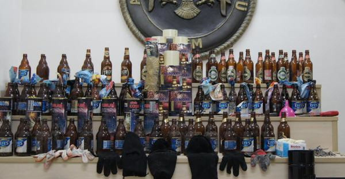 Adana\'da, Havai Fişeklerle Yakalan 9 Terör Örgütü Yandaşı Gözaltında