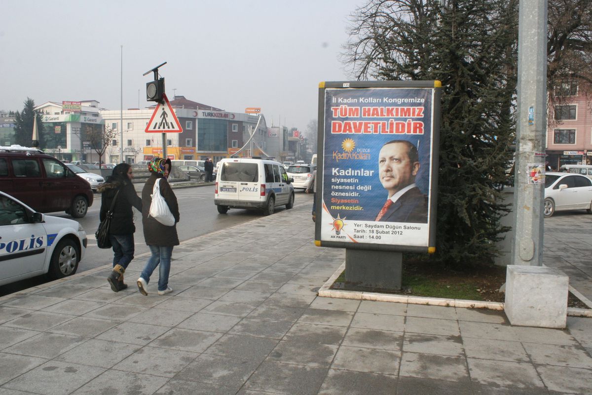 AK Parti\'de Seçim Heyecanı