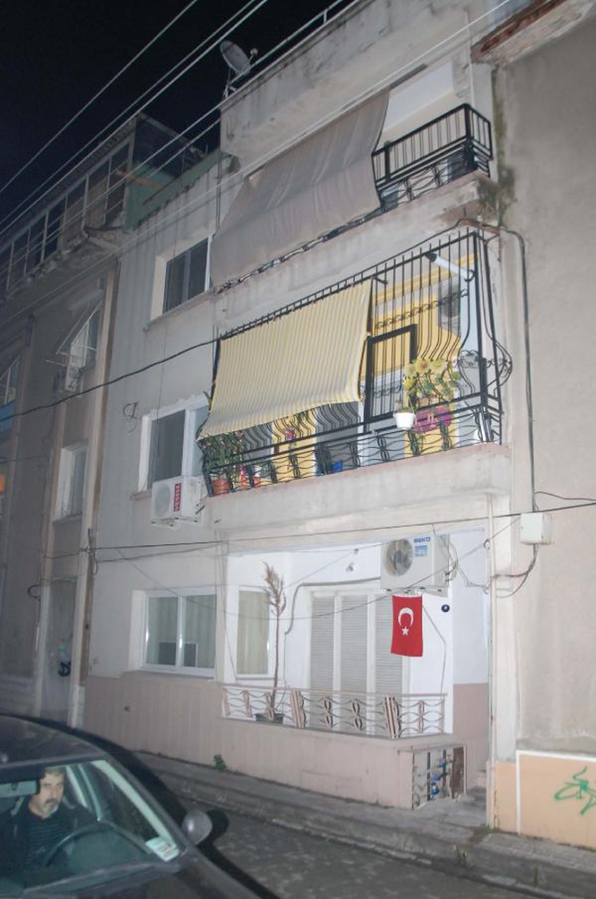 Altınlarla Birlikte Ruj da Çaldılar