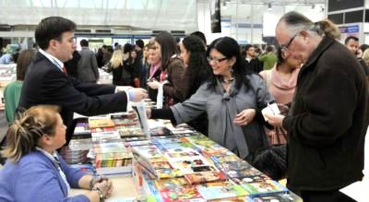 Antalya Kitap Fuarı Açıldı