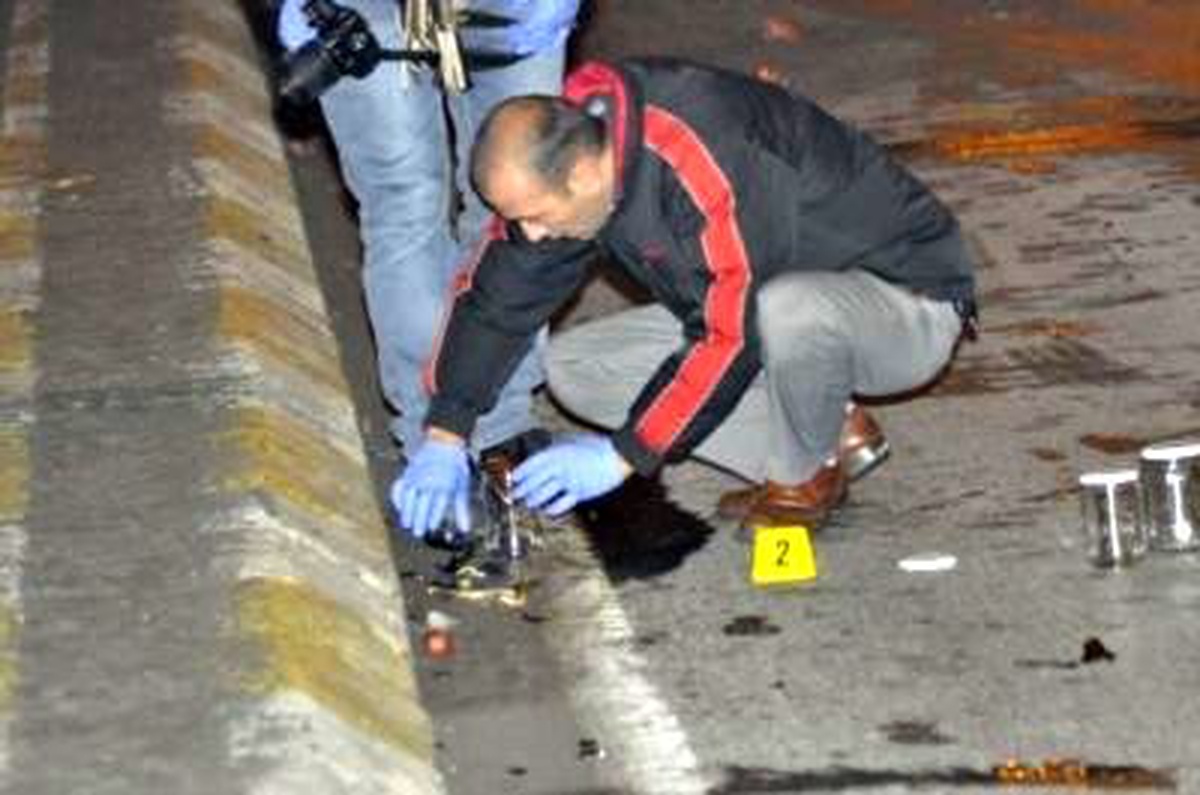 Bağcılar\'da Halk Otobüsü ve Markete Molotoflu Saldırı