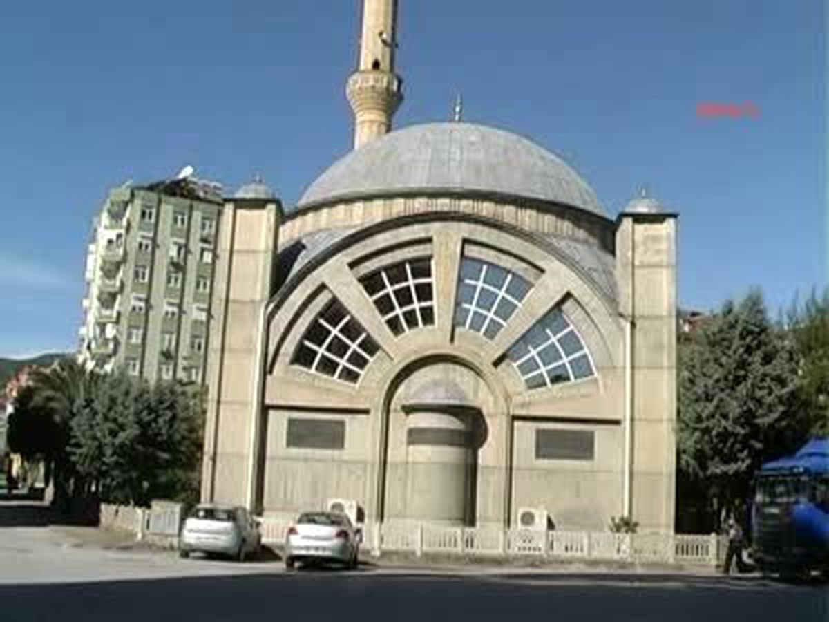 Camide Hırsızlık Güvenlik Kamerasında