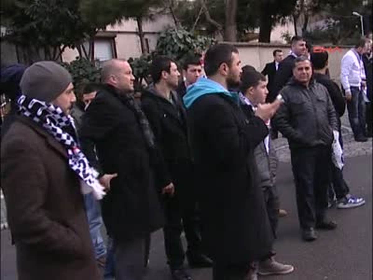 Erdoğan\'a Bu Kez de Kasımpaşalı Taraftarlar Geldi