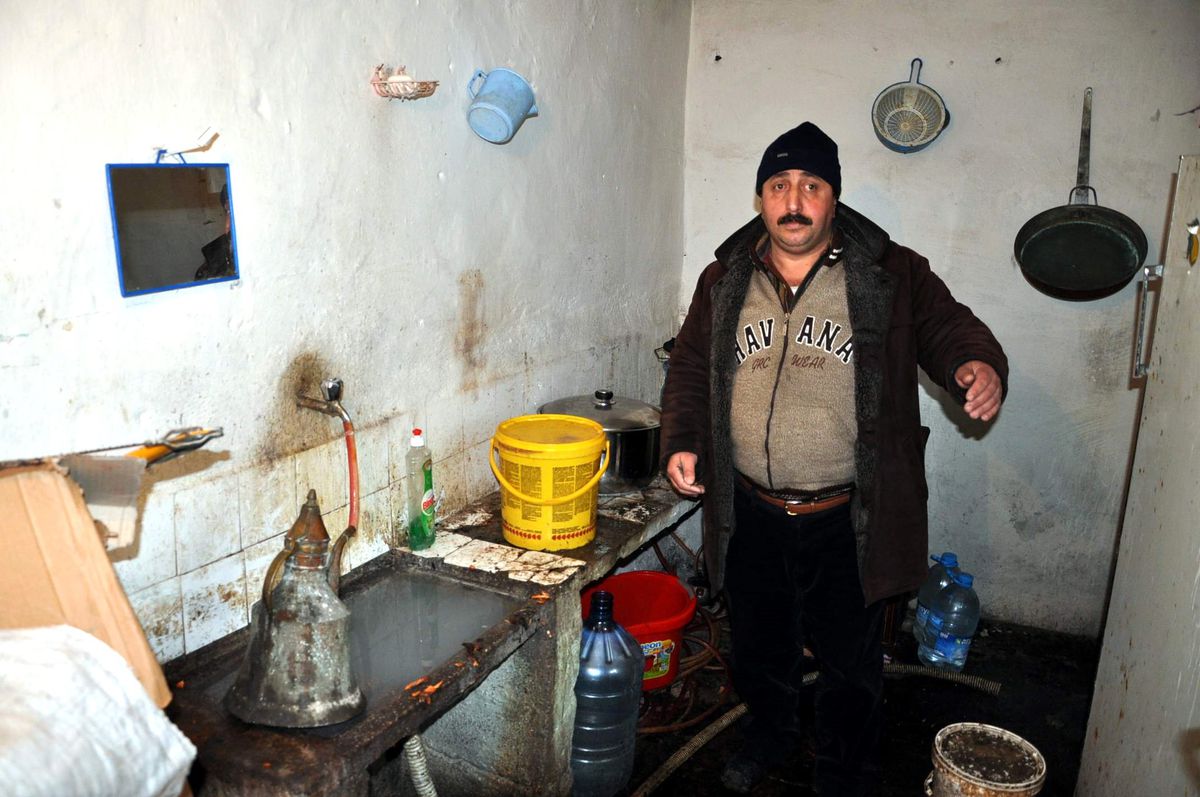 Evleri Göçen Aileler Yardım Bekliyor