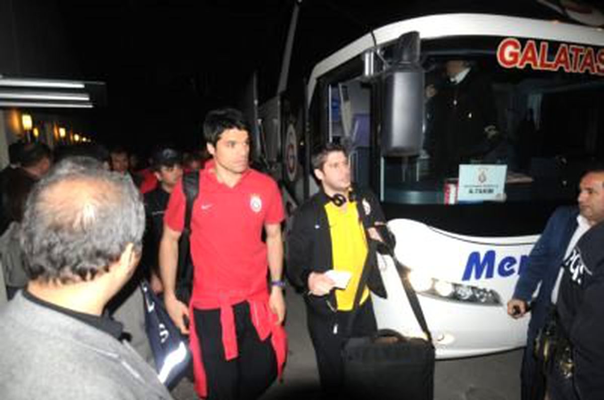 Galatasaray Mersin\'e Geldi