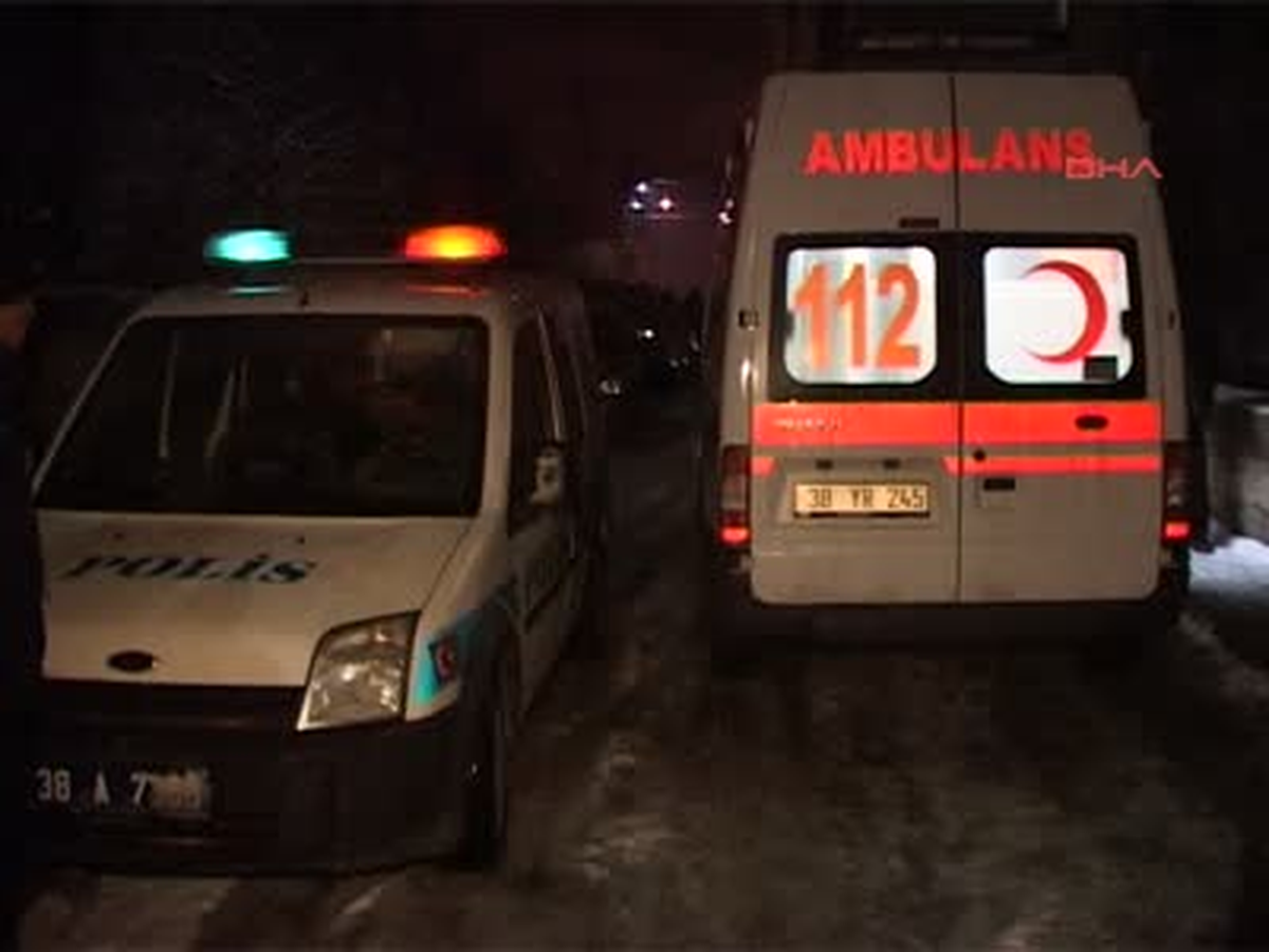 Genç Kadın Kendini Eşarbıyla Su Borusuna Asarak İntihar Etti