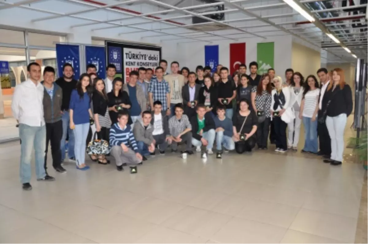 Gençlik Meclisi Gençlere Öncülük Ediyor