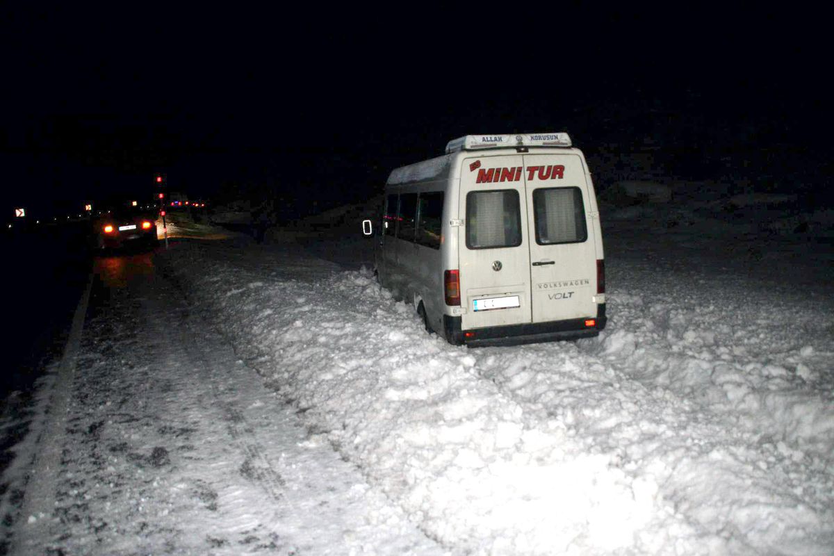 Kar Yağışı Kazaları Beraberinde Getirdi