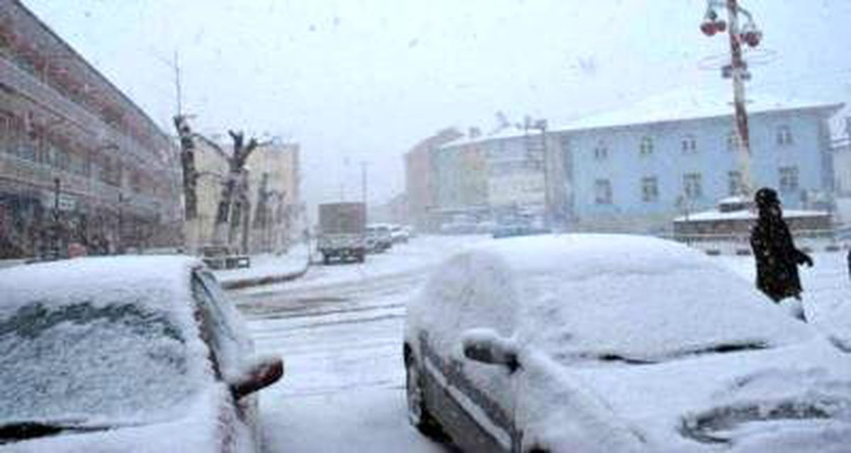 Kar Yağışı Pazarlar\'da Ulaşımı Olumsuz Etkiledi