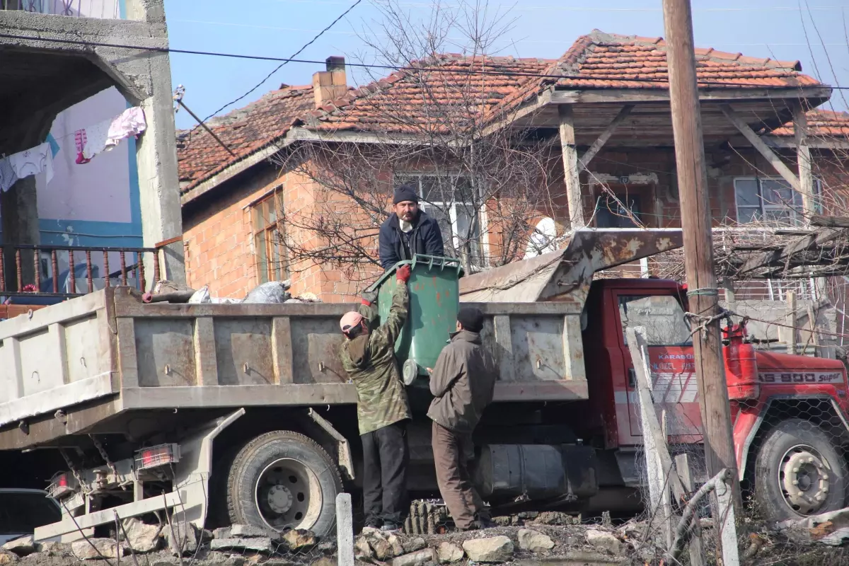 Köylülerin Çöp Kamyonu İsteği