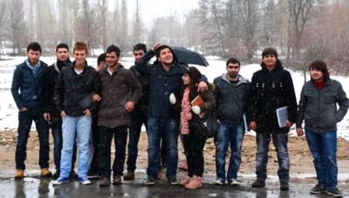 Kredi Yurtlar Kurumu Yurdu\'nda Kalan Öğrenciler Otobüs Durağı İstiyor