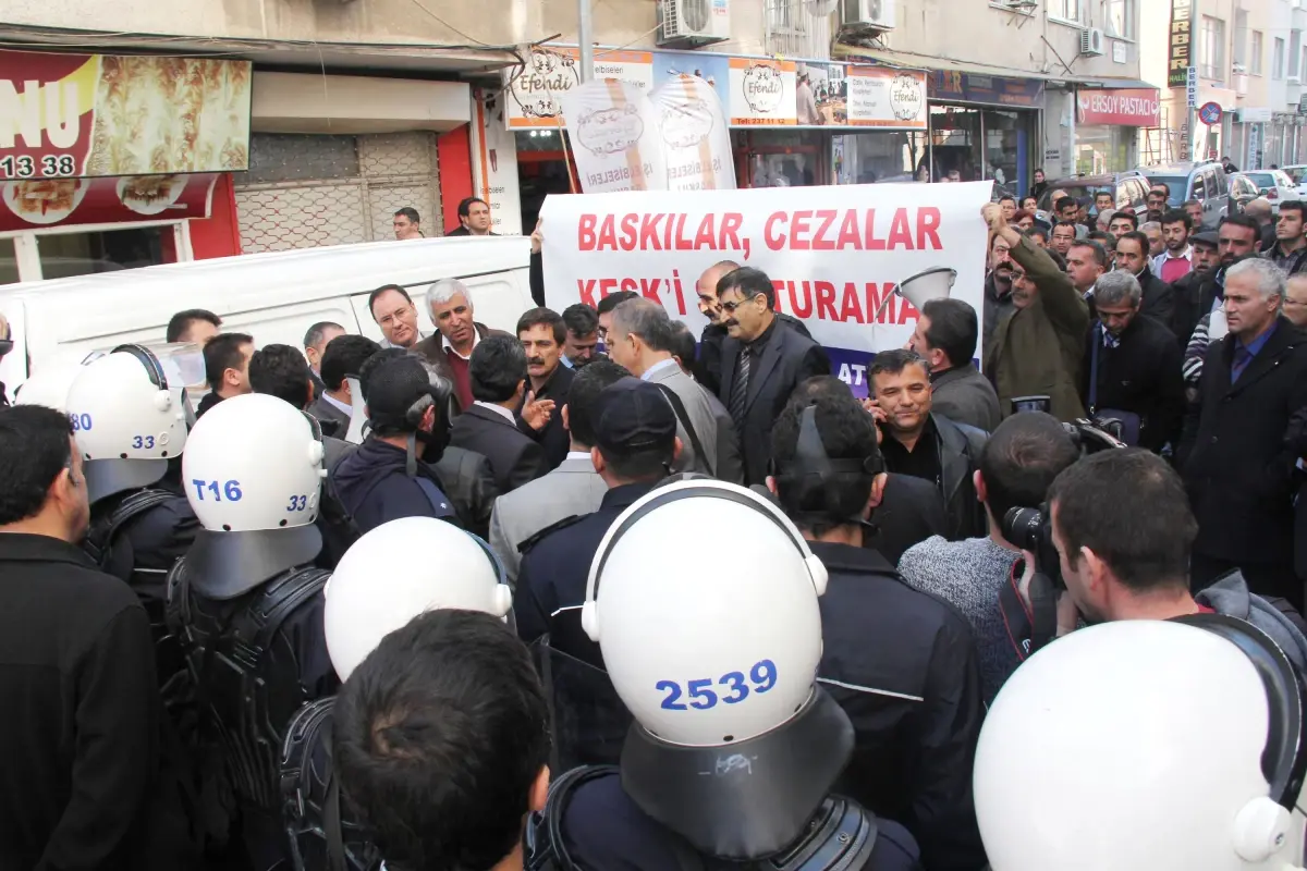 Mersin\'de Kesk\'in Yürüyüşüne İzin Verilmedi