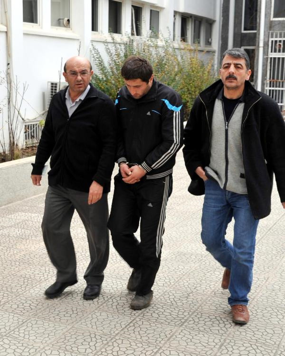 Oto Hırsızlık Şebekesinin Antalya Ayağında 5 Gözaltı