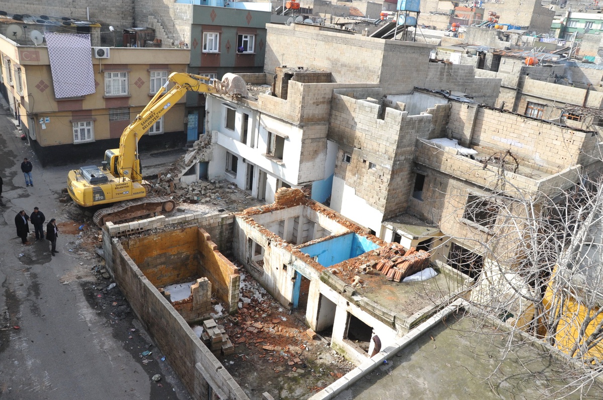Şahinbey, Vatan Mahallesine Sosyal Tesis Yapmak İçin Yıkım Yapıyor