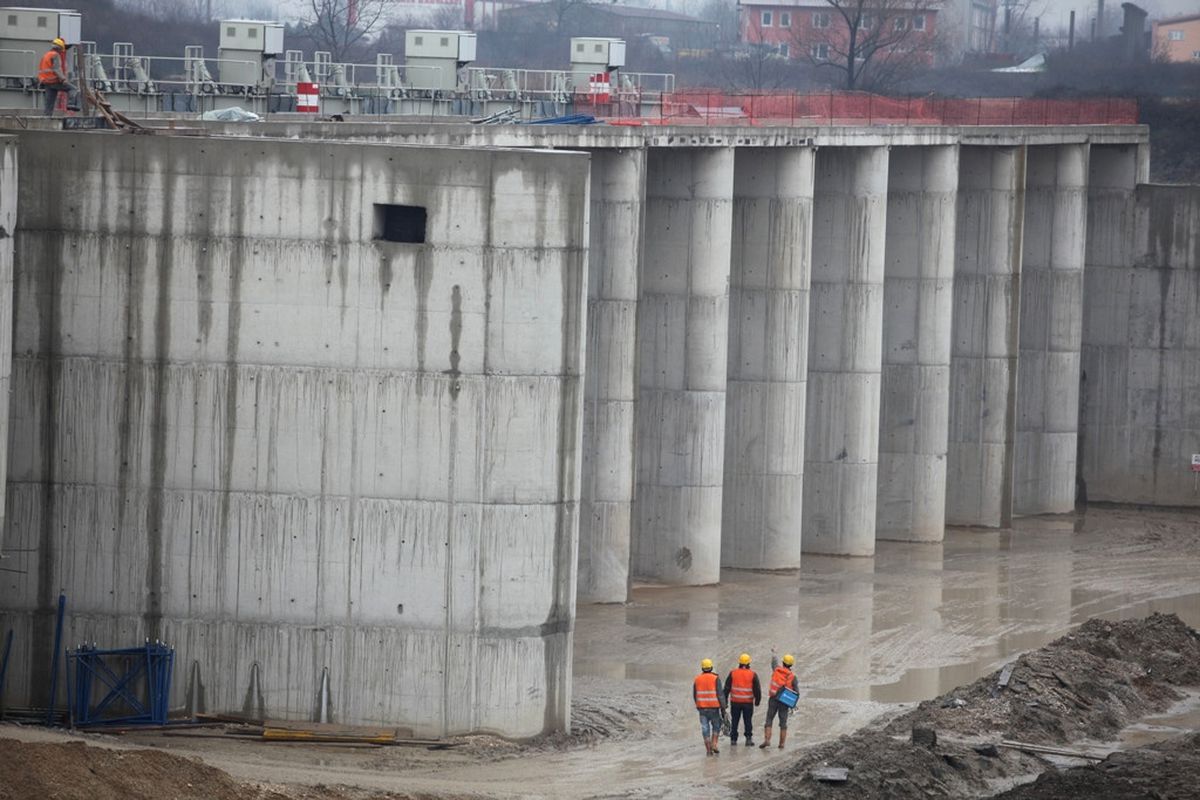 Sakarya\'da Hes İnşaatında Barajın Enerji Tribünleri Montaja Hazır