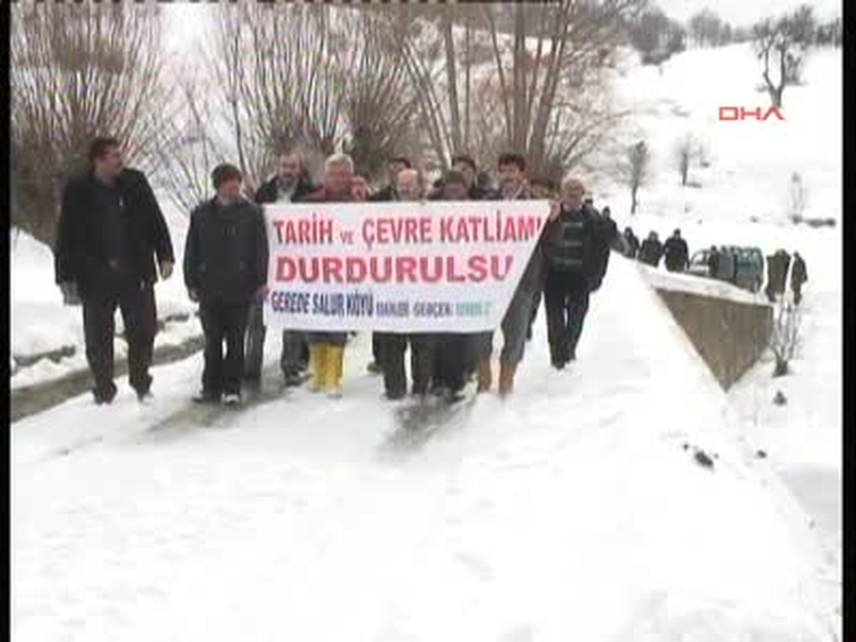 Taş Ocağı Açılmaması İçin Soyundular